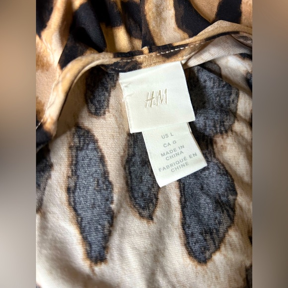 H&M dressy top - Picture 3 of 3